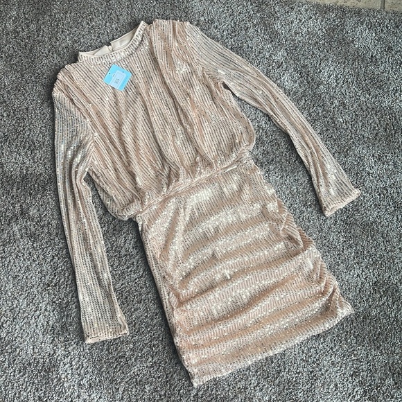 NYE 🎈Cream long sleeve gold sequin mini bodycon dress NWOT ❣️ - Picture 7 of 8